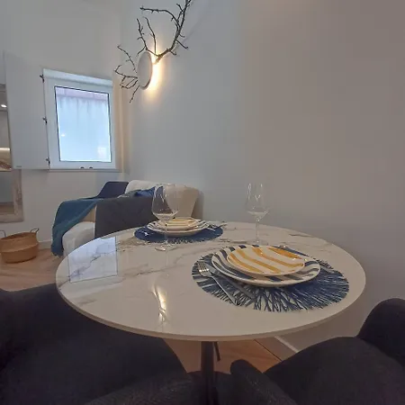 Charming Loft With Ac And Washing Machine Semesterbostad *