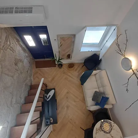Charming Loft With Ac And Washing Machine Semesterbostad *