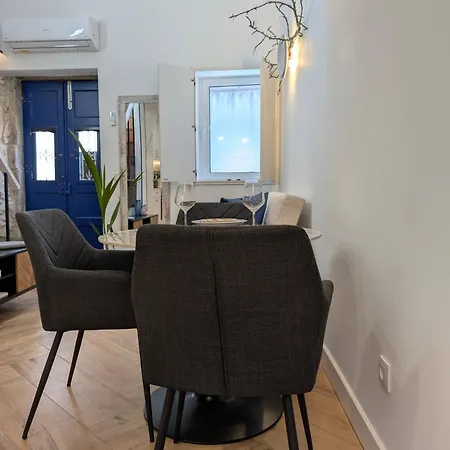 Charming Loft With Ac And Washing Machine Semesterbostad *